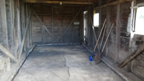 tack room before
